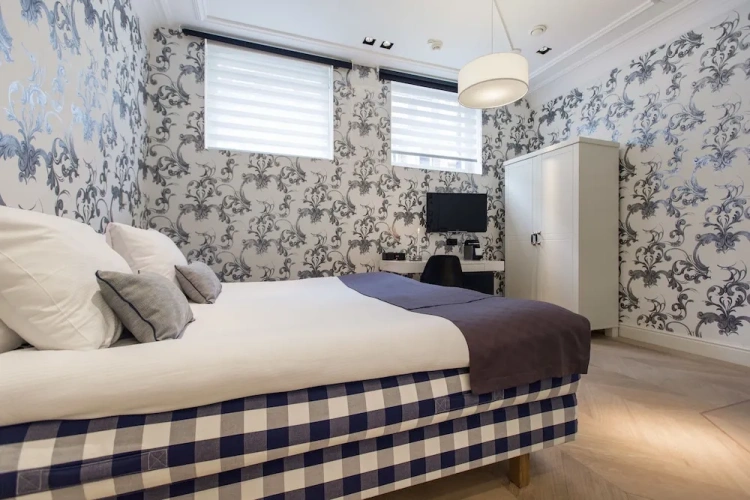 Deluxe Double Basement room