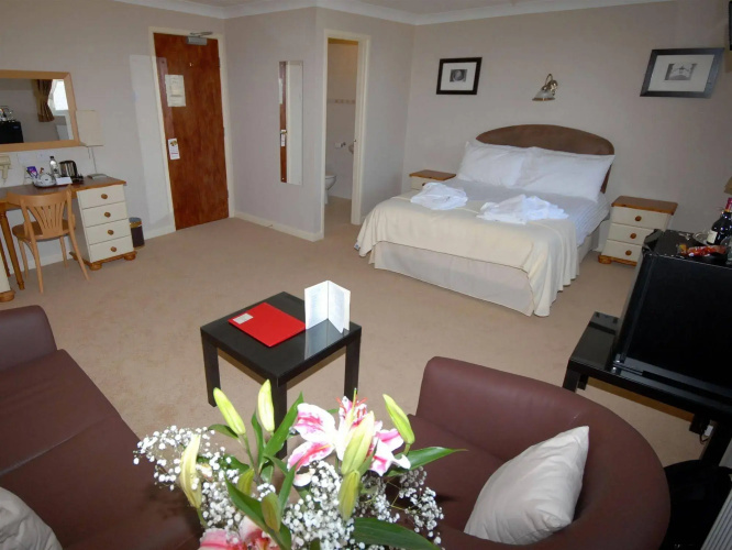 Riviera Lodge Hotel