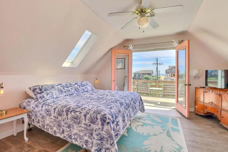 6129 Lady Jane Semi-Oceanfront