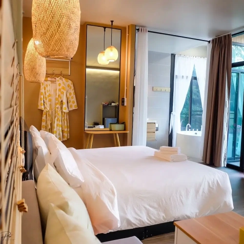 Standard room with lake view