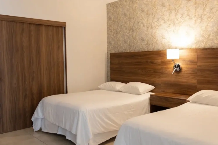 Standard Quadruple Suite