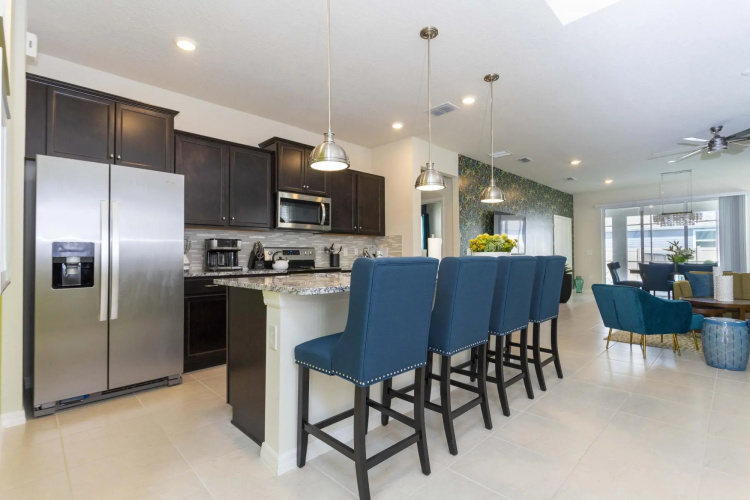 Spacious Themed Home Near Disney