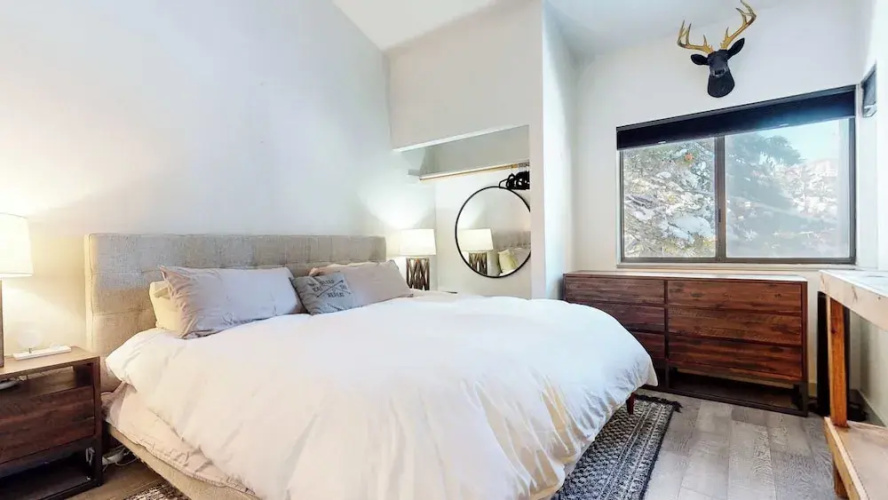 Crestview #40 Chic Condo for 6