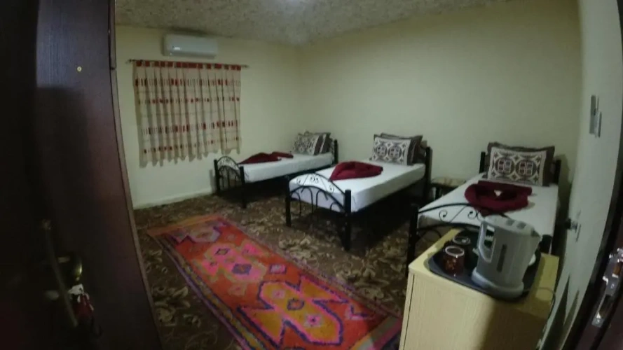 Standard Triple room