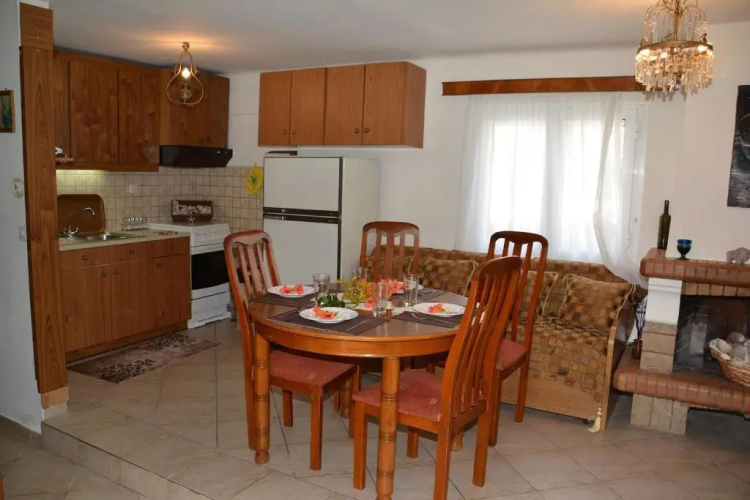 Traditional summer house in Marmari
