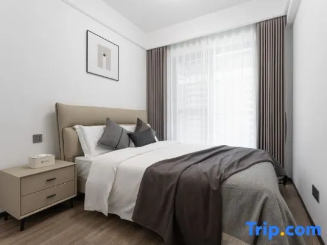 1 Bedroom Family Suite with city view