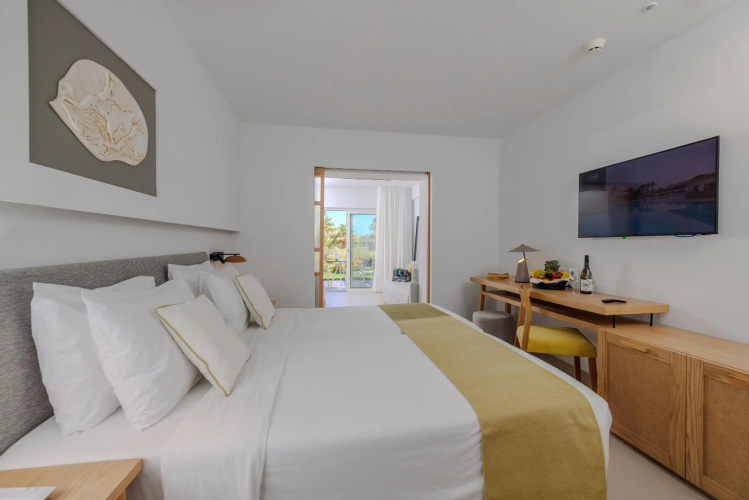 Anissa Beach & Village Resort
