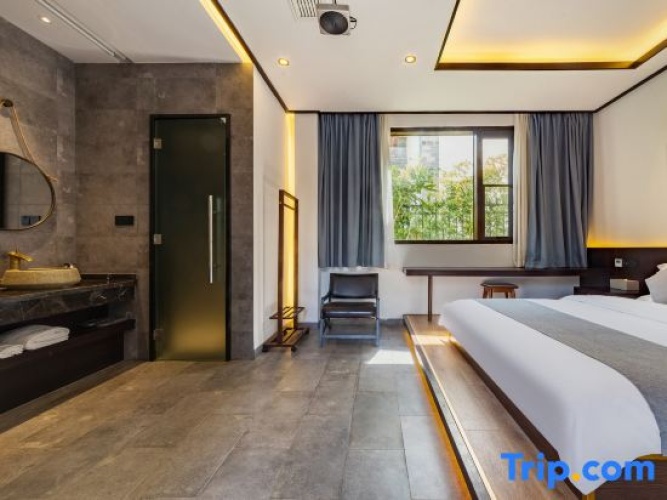 Standard Double room with courtyard view