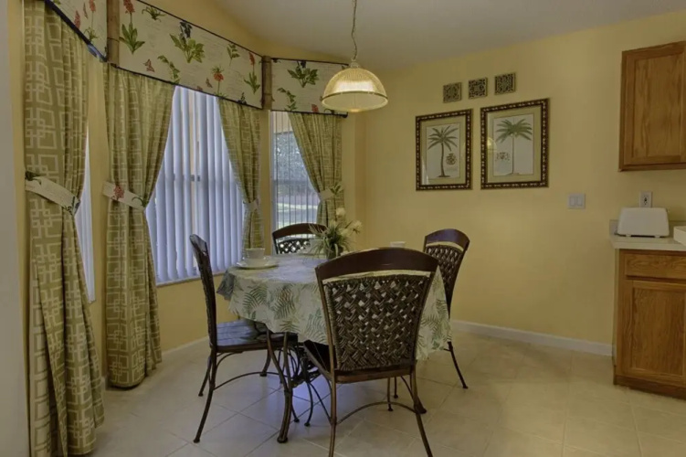 Stunning 3 bed Former Model Home With Private Upgraded Pool - 352