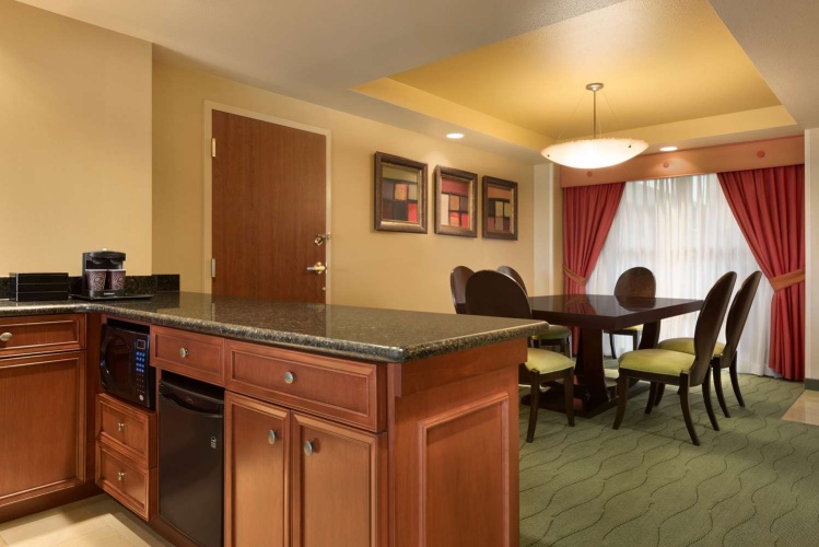 Embassy Suites by Hilton East Peoria Riverfront Hotel & Conf photo 35