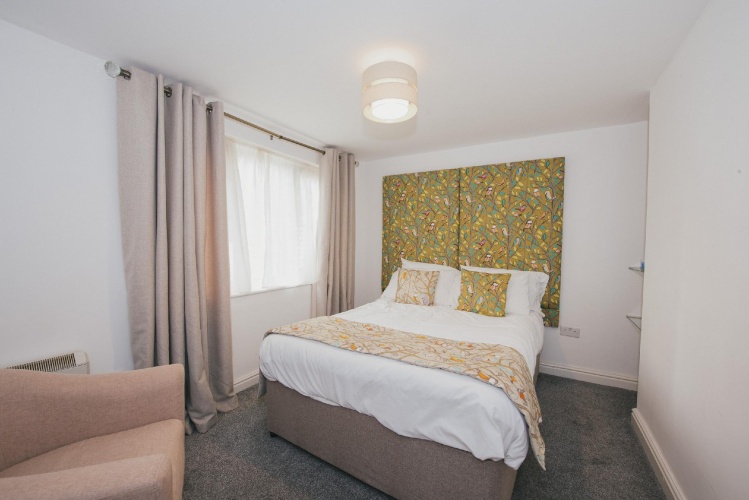 2 Bedrooms Apartment