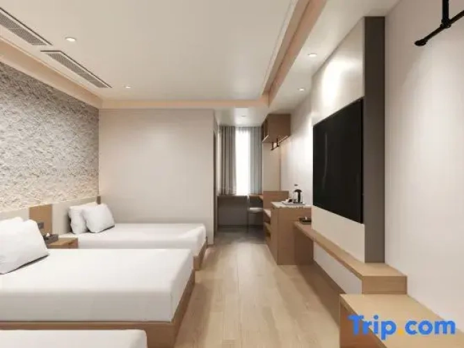 Standard Triple Family room