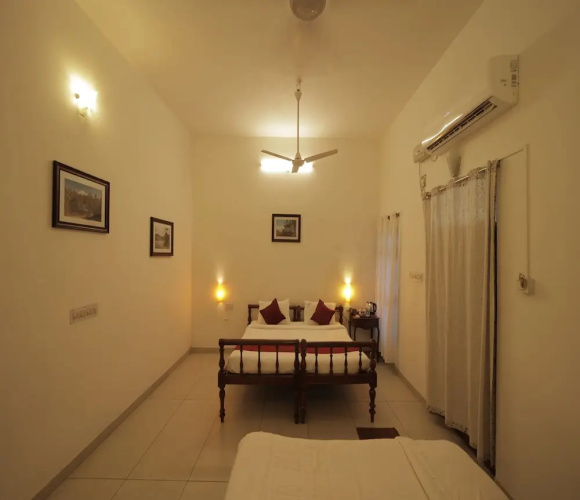 Dumas Guest House