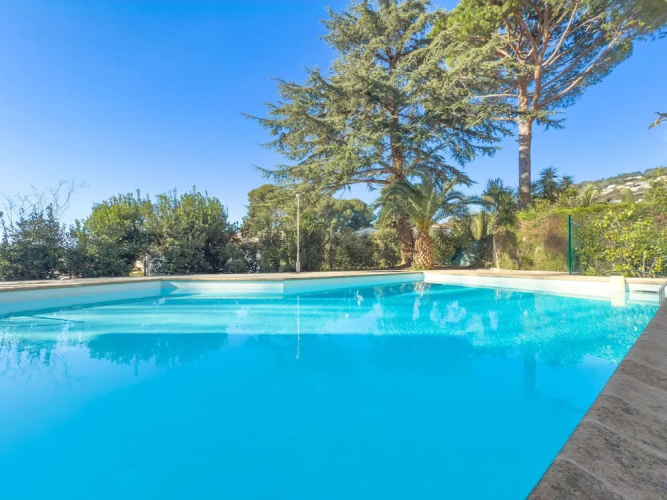 Le Cozy in Cannes With 2 Bedrooms and 1 Bathrooms