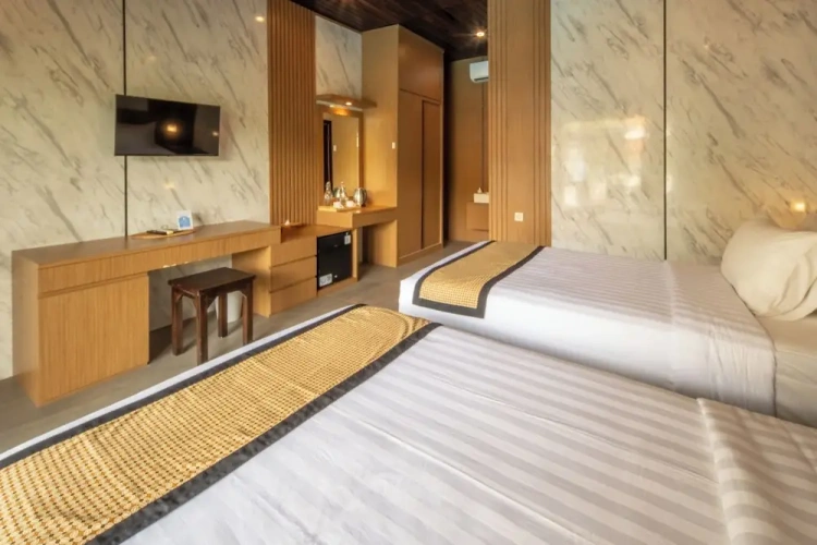 Standard Twin room with garden view