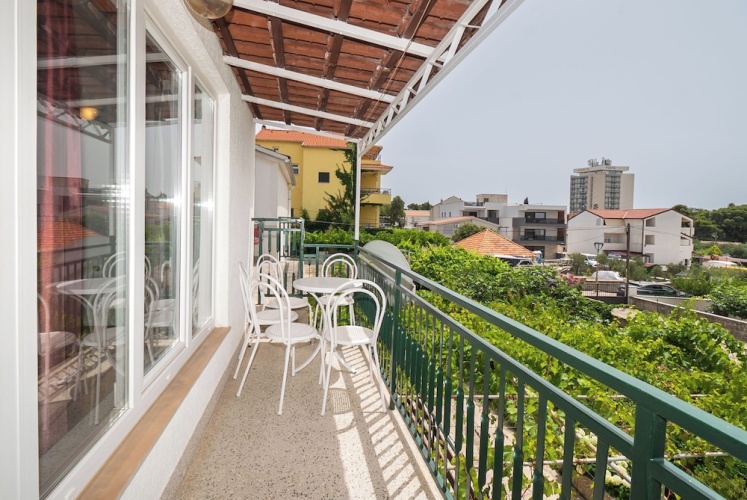 Apartment with balcony