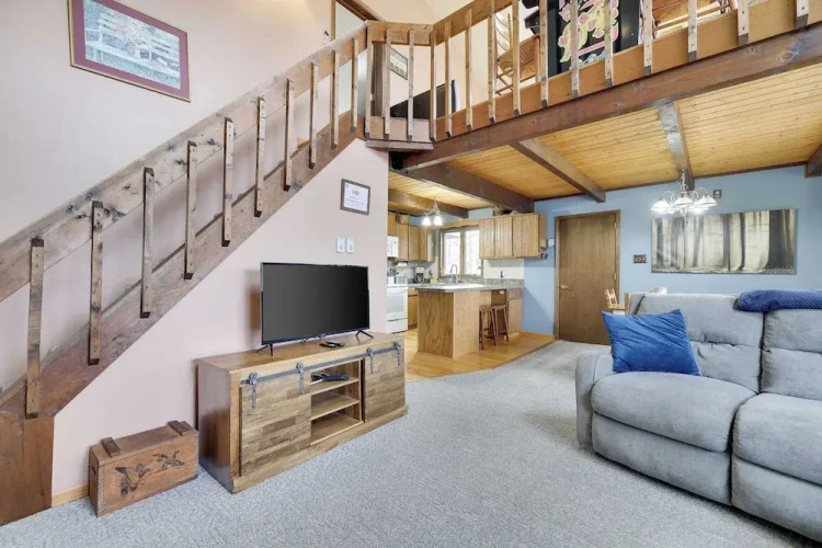 Chalet All Day Avantstay Lakeside, Firepit, Shared Pool
