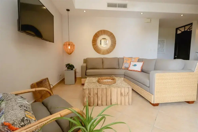 3br/2.5ba Designer Condo in Beachfront Community