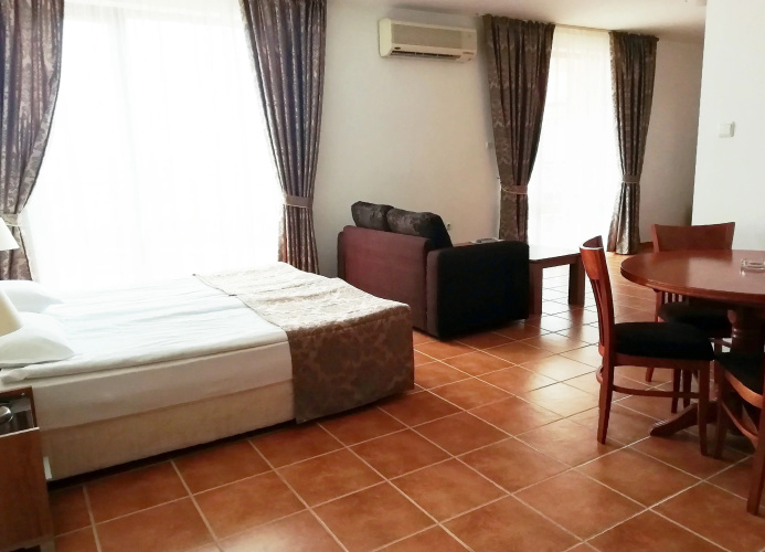 Aparthotel Efir