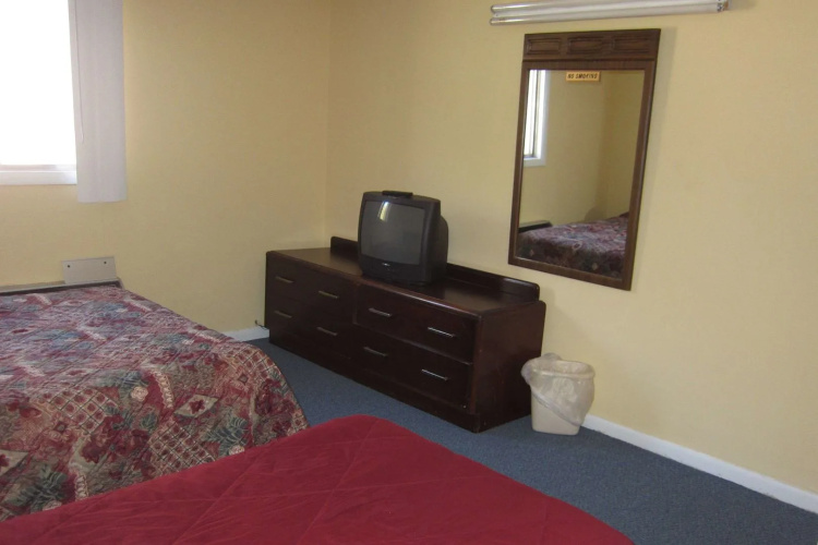 Rhode's Motor Lodge