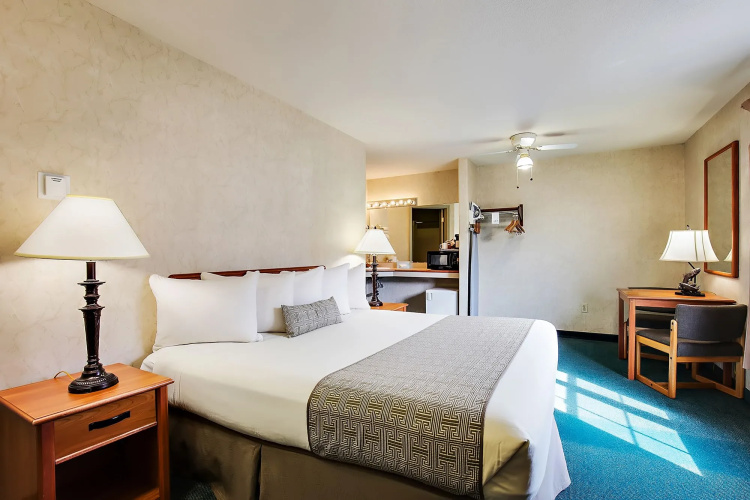 The Beach House Inn
