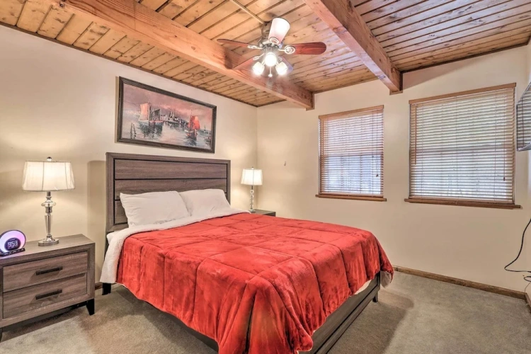 4 Bedrooms Cottage with balcony