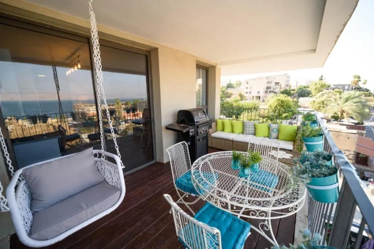 2 Bedrooms Apartment with balcony and with lake view