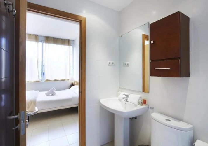 2 Bedrooms Apartment