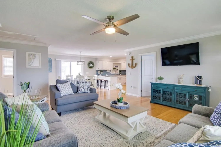 3 Bedrooms Cottage