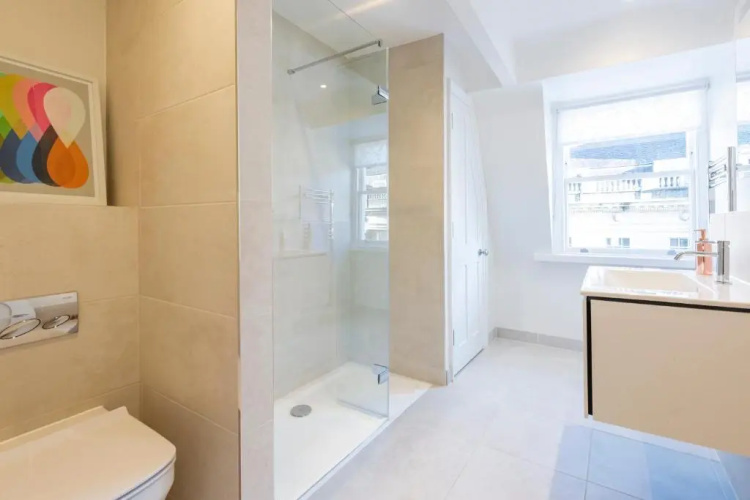 Stunning & Central Milsom Street Apartment