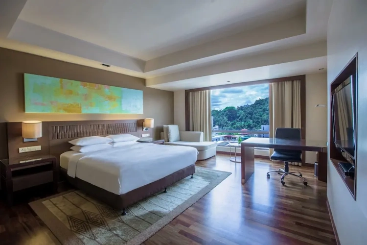 Double Club Access room