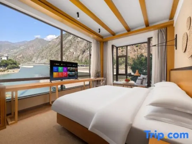 Luxury Double room with river view