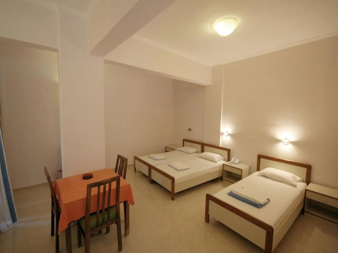 Ionis Hotel