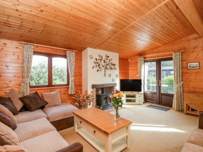 15 Amberwood