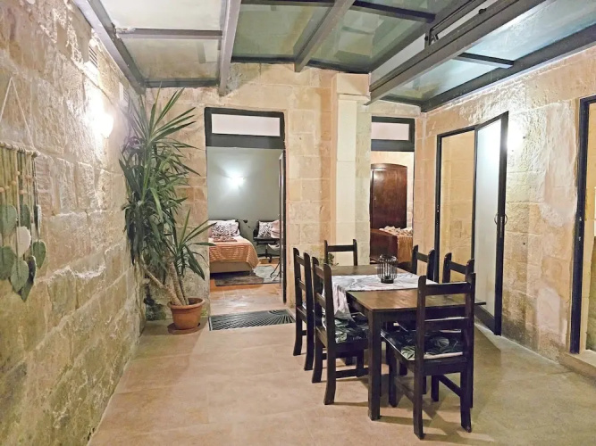 Maltese-Style APT - 5 mins from Valletta