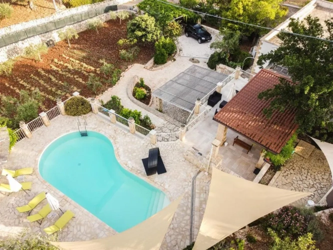 3 Bedrooms Villa