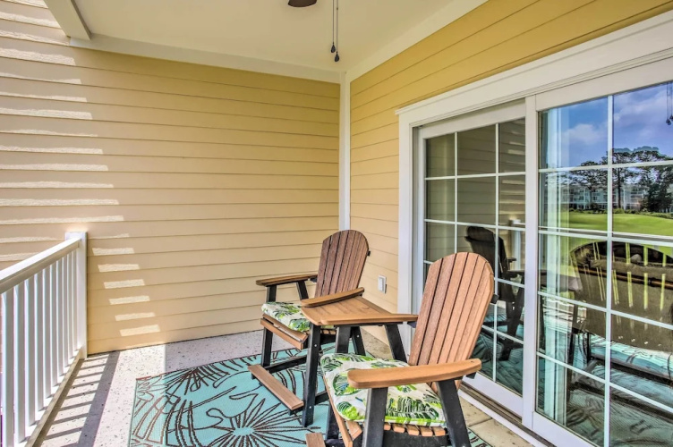 'No Rush Fore' Condo Near Beaches & Golfing!