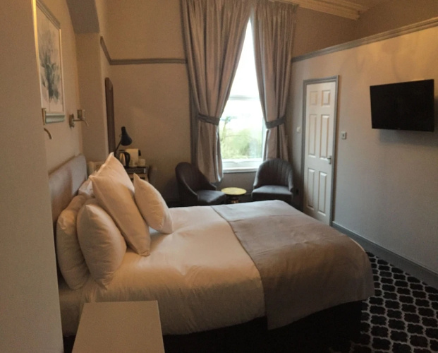Hillcrest Hotel