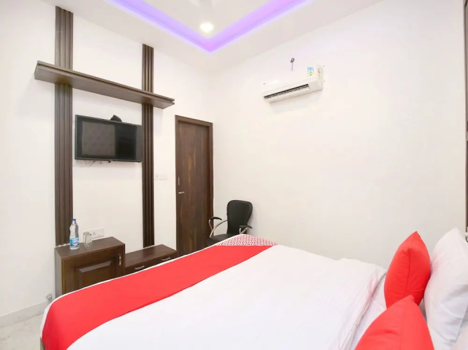 OYO 11034 Hotel JD Plaza