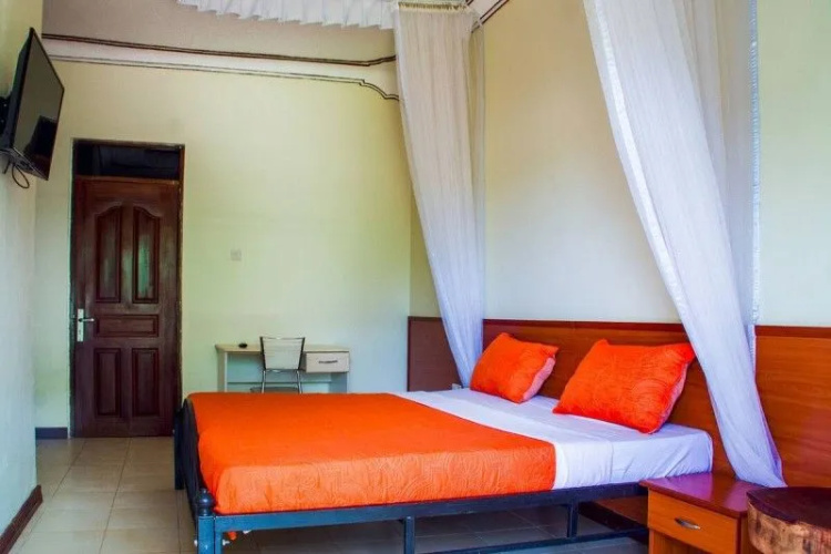 Hotel Alvers Mukono