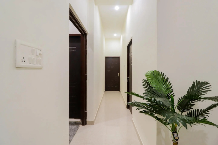 OYO 61176 Phenix Inn