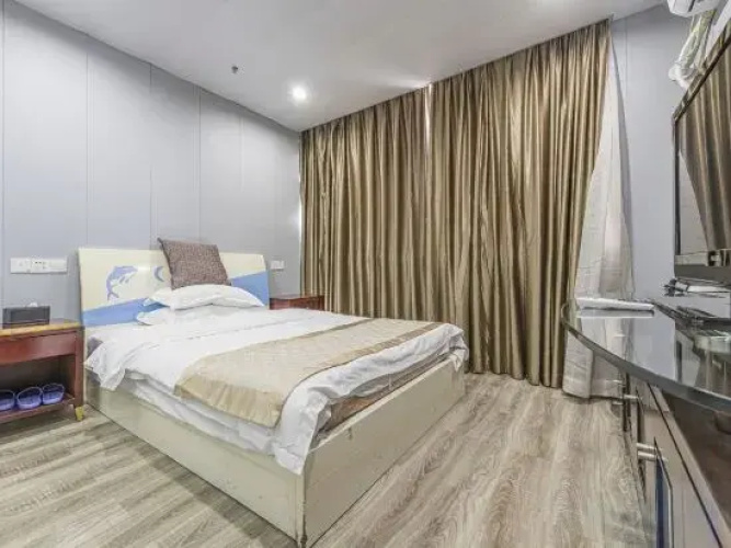 Cixi Huakun Theme Hotel