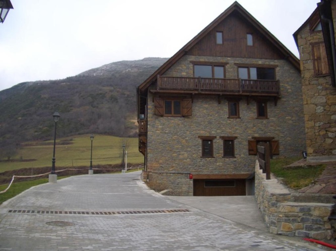 4 Bedrooms Double Cottage