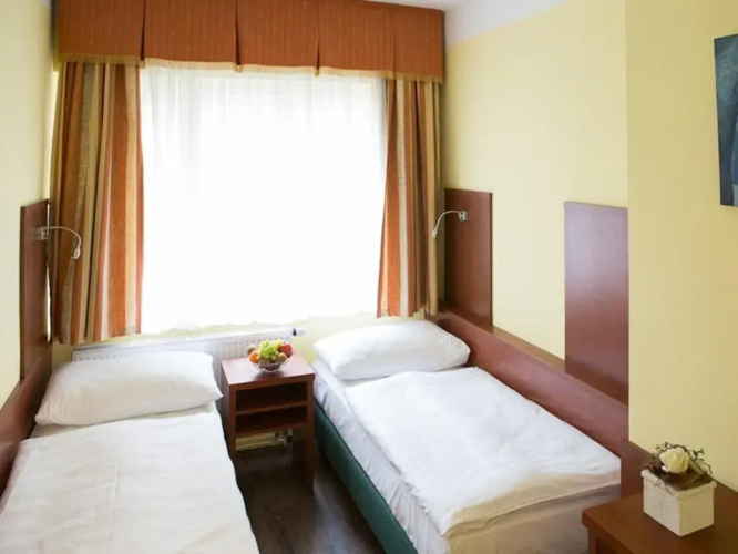 William Sivek Hotels