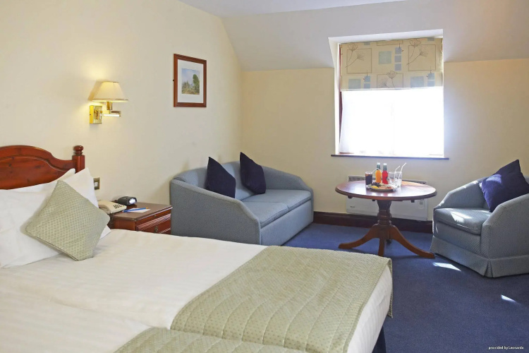 Best Western Plus Old Tollgate Hotel
