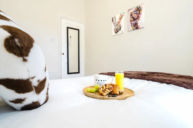 Cosy 4-bed - Sleeps 7, Garden & Pet-friendly