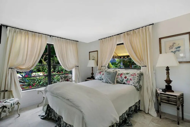 Antigua St Home
