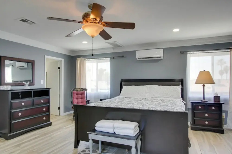 Ultimate Phoenix Group Getaway: Patio + Pool!