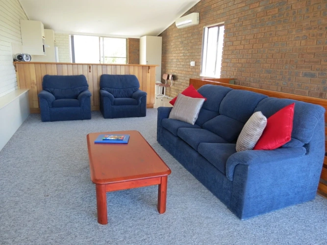 2 Bedrooms Cottage