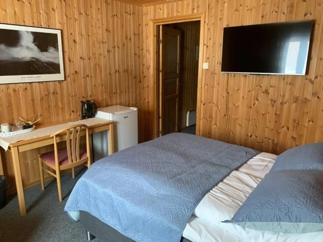 Standard Double room with lake view